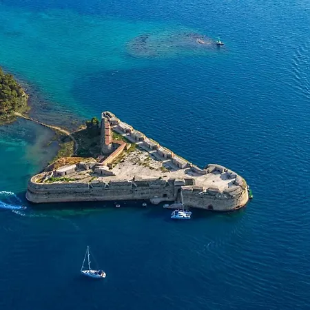 In With Sea View, Balcony, Air Conditioning, Wifi Appartamento