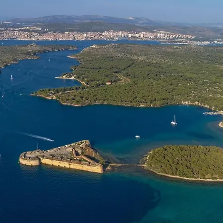 In With Sea View, Balcony, Air Conditioning, Wifi